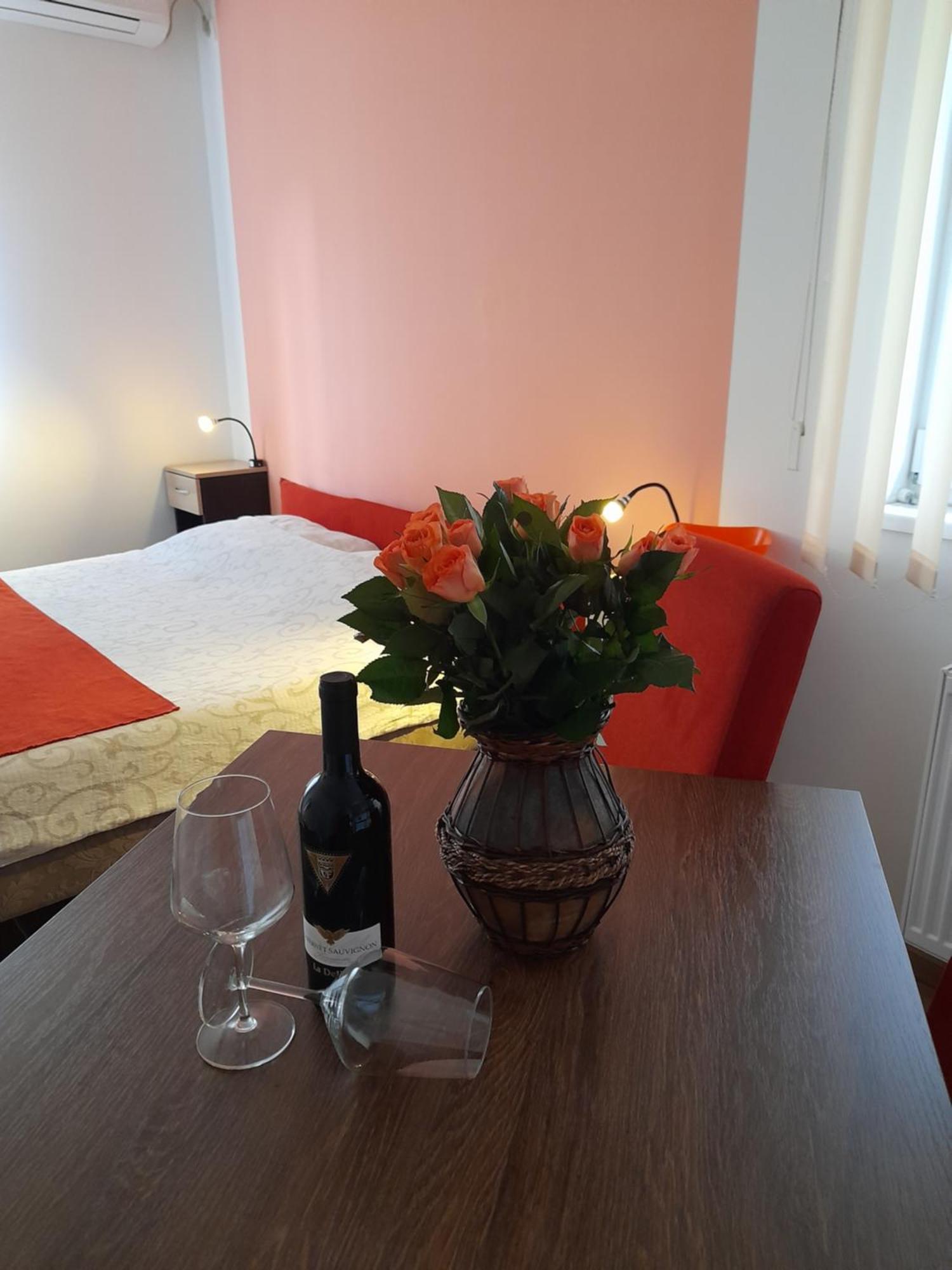 Kety Apartments ครากูเยวัตส์ ภายนอก รูปภาพ