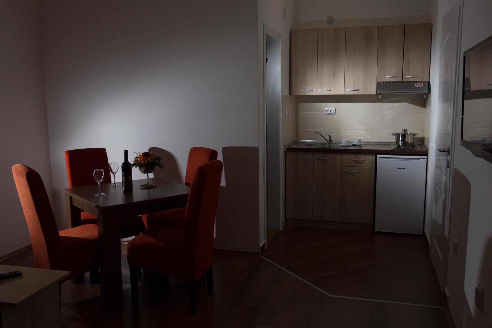 Kety Apartments ครากูเยวัตส์ ห้อง รูปภาพ